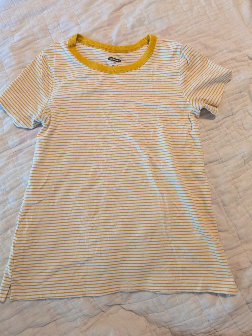 Yellow stripes, t shirt